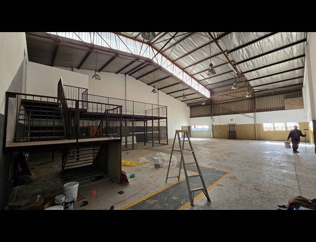 399M² WAREHOUSE TO LET IN SEBENZA